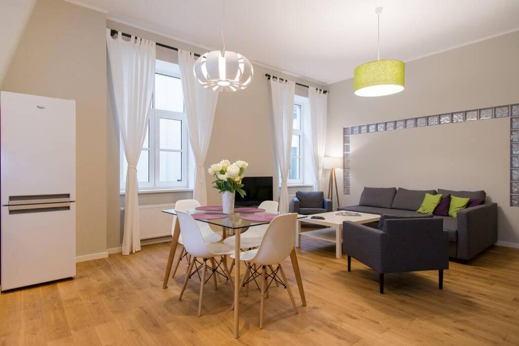 Modern & Spacious 80M2 Apartment In Riga Old Town Экстерьер фото